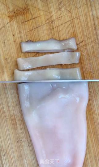 香酥鱿鱼圈的做法步骤：2