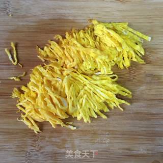 蛋皮花生米拌芹菜的做法步骤：6