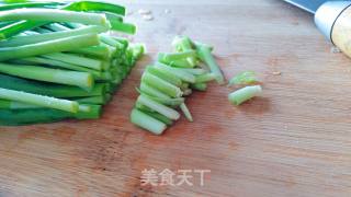 韭菜炒鸡蛋的做法步骤：1