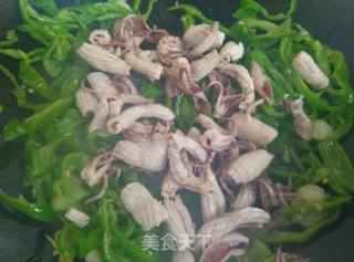 螺丝椒炒小鱿鱼的做法步骤：5