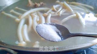 鲜菇排骨面的做法步骤：9