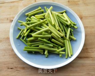 家常菜香辣虾仁炒蒜苔的做法步骤：4