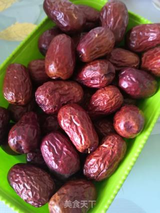 甜蜜小食～香甜蜜红枣的做法步骤：1