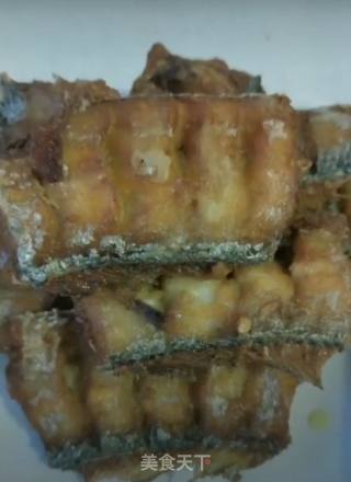香酥带鱼的做法步骤：7