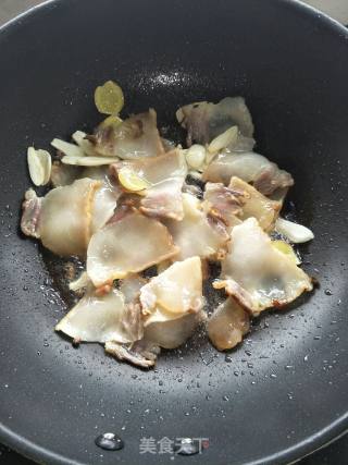 腊肉炒蔬菜的做法步骤：5