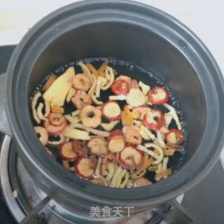 冰糖雪梨的做法步骤：2