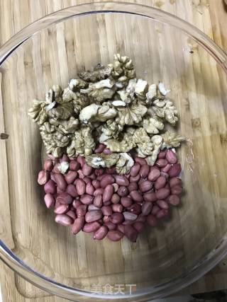 核桃花生小米粥的做法步骤：3