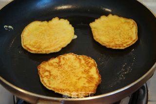胡萝卜鸡蛋早餐饼的做法步骤：6