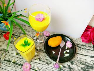 芒果香蕉酸奶昔的做法步骤：3