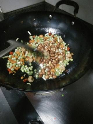 蔬菜鸡肉丁的做法步骤：4