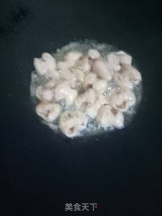 尖椒炒猪大肠肉片的做法步骤：4