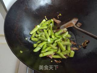 芦笋炒腊肉的做法步骤：8