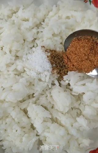 米饭锅巴的做法步骤：1