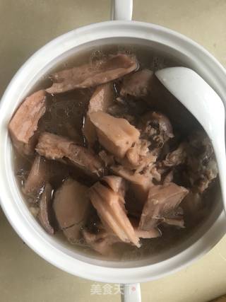 棒子骨藕汤的做法步骤：5