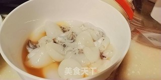 泡椒墨鱼仔的做法步骤：1