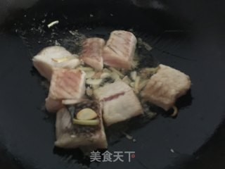 红烧鳡鱼的做法步骤：5