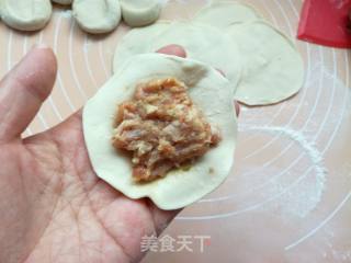 荸荠肉蒸饺的做法步骤：11