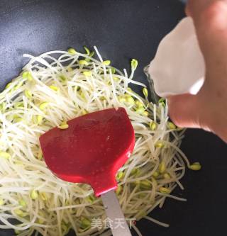 韭香豆芽的做法步骤：7