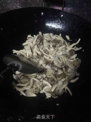平菇炒肉片的做法步骤：8