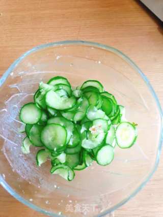 日本料理之章鱼足黄瓜清爽低卡沙拉的做法步骤：5