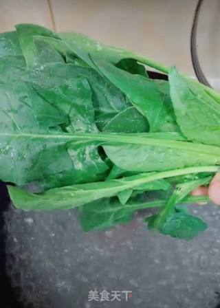 菠菜鸡蛋糕的做法步骤：1