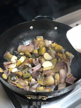 腊肉烧黄鳝的做法步骤：6