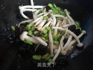 豆米灵菇肉丝的做法步骤：8