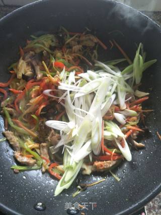 营养蔬菜炒肉丝的做法步骤：6