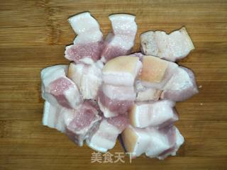 鹌鹑蛋烧肉的做法步骤：1