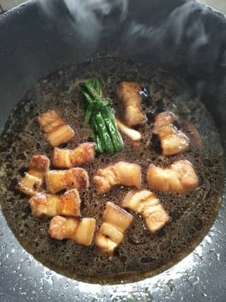 鹌鹑蛋烧肉的做法步骤：7