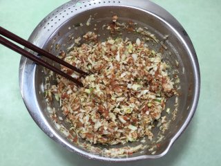 猪肉圆白菜馅馅饼的做法步骤：7