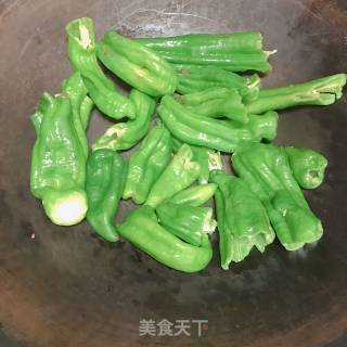 虎皮青椒的做法步骤：3