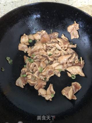 蒜苔烩鸡片的做法步骤：3