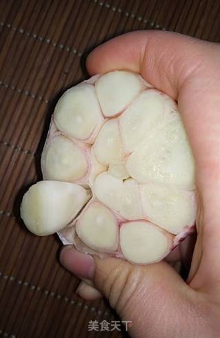 蒜蓉辣酱的做法步骤：1