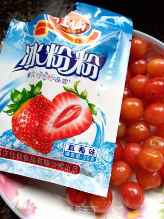 樱桃果冻的做法步骤：1