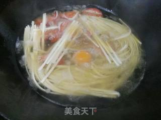 番茄鸡蛋肉丝面的做法步骤：6