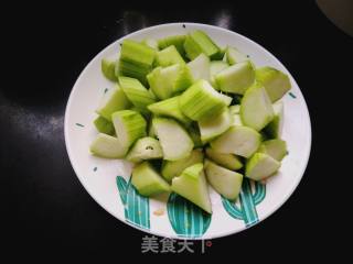 蒜蓉丝瓜的做法步骤：2