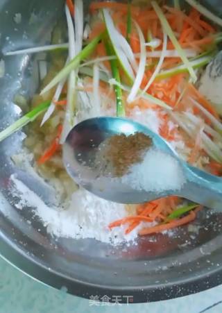 土豆芝麻饼的做法步骤：4