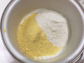 贴饼子的做法步骤：1