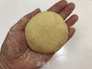 贴饼子的做法步骤：7