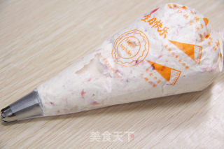 颜值爆棚的草莓蛋糕的做法步骤：13