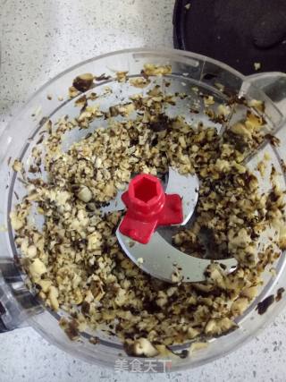 香菇大葱猪肉馅饺子的做法步骤：2