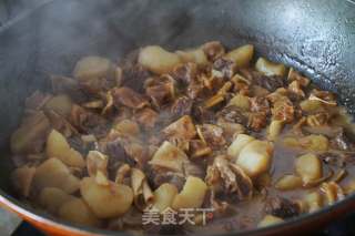 土豆炖牛腩的做法步骤：7