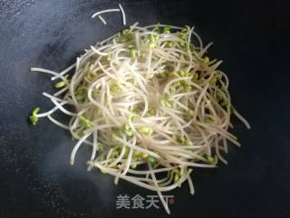 黄豆芽炒虾仁的做法步骤：5