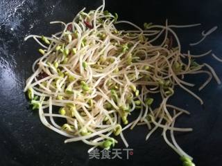 黄豆芽炒虾仁的做法步骤：9