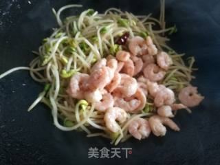 黄豆芽炒虾仁的做法步骤：10