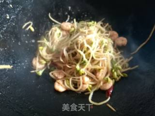 黄豆芽炒虾仁的做法步骤：12