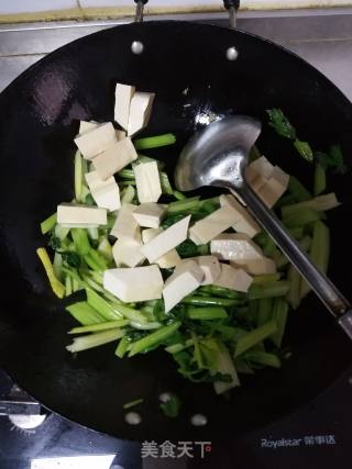 西芹炒豆干的做法步骤：4