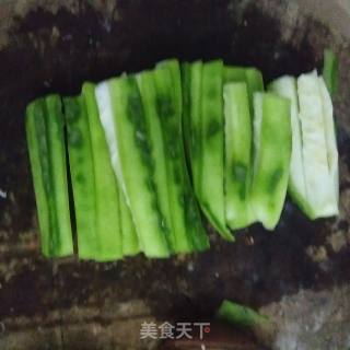 丝瓜冬菇汤的做法步骤：3