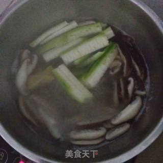丝瓜冬菇汤的做法步骤：6